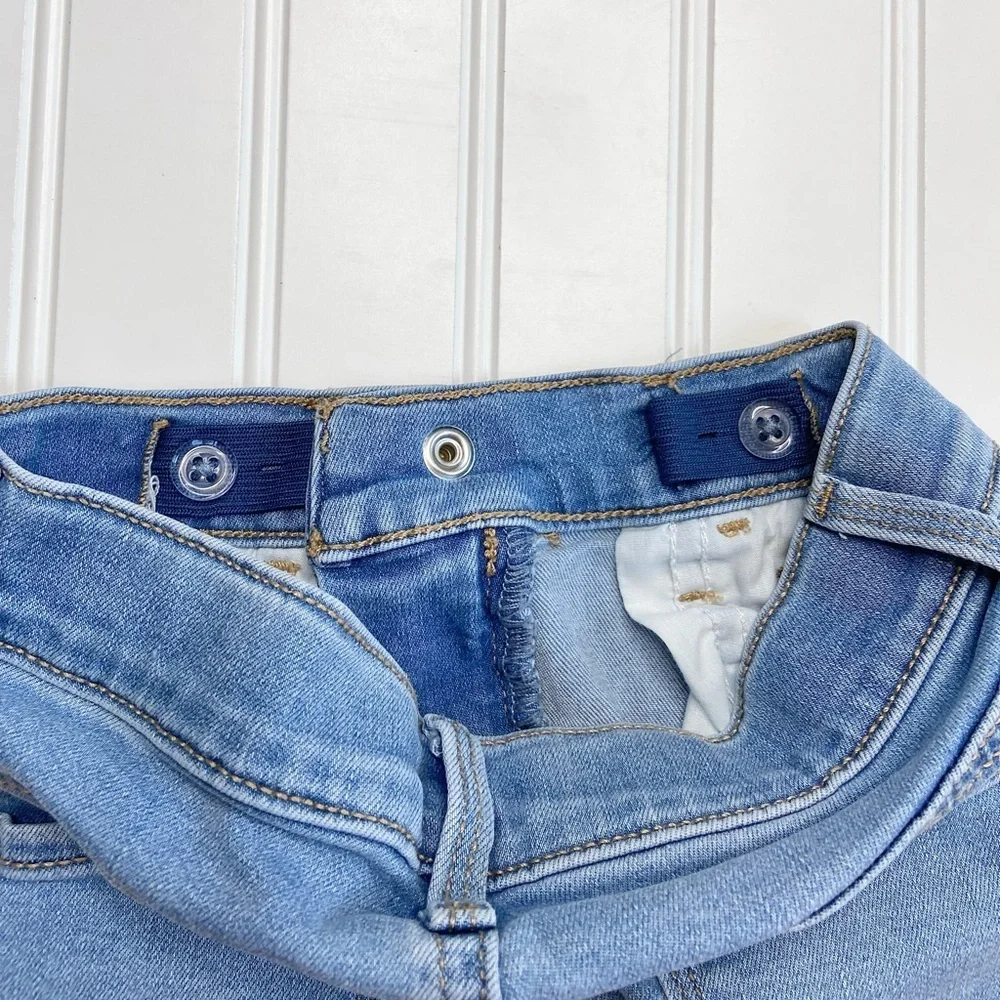 •Old Navy• girls fray hem Bermuda length denim shorts
